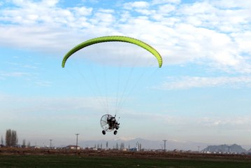 Engelliler Gökyüzünde Süzüldü