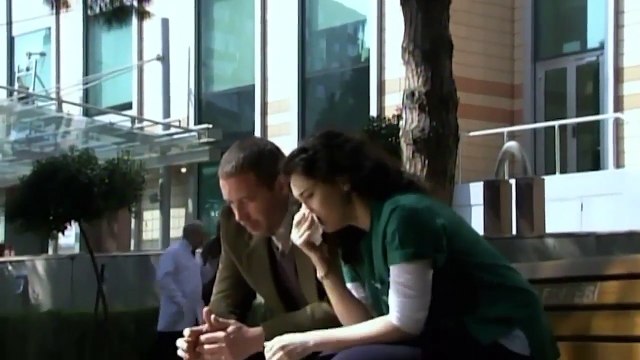 Sen De Gitme 7.Bölüm - Mehmet, Aslı’yı Teselli Ediyor!