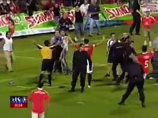Raro momento de união entre Benfiquistas e Portistas, seguranças utilizam excesso de força mas arrependem-se amargamente