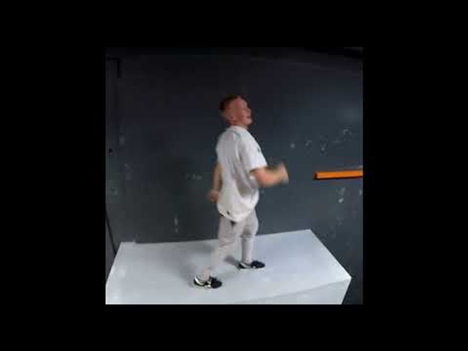 Man Demonstrates Perfect Parkour Performance