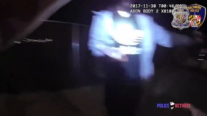 Un policier tire dans la main de son collègue qui tente d’interpeler un suspect (États-Unis)