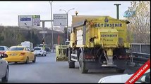 Kar küreme araçları İstanbul'da ana yollara indi