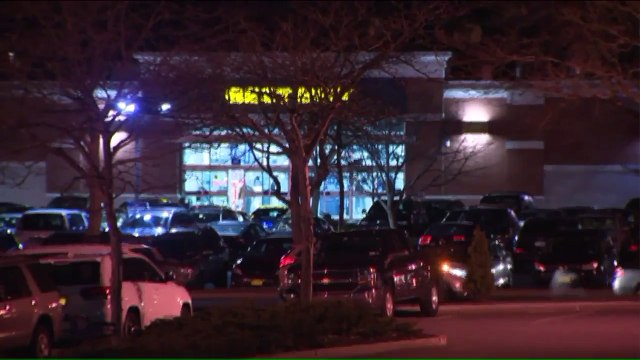 21-Year-Old School Aide Dies After Being Tasered by Police at Best Buy