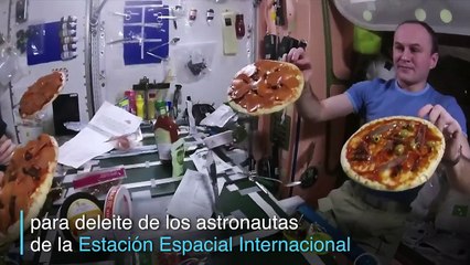Fiesta de pizzas en el espacio