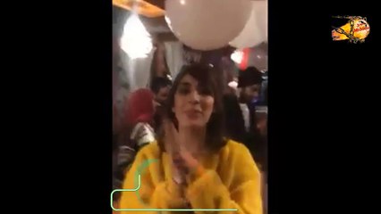 الفخراني يشبك سهيلة بن لشهب ويغني لها اغنية راي