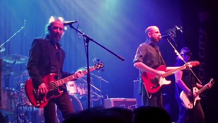 Los enemigos-Santos inocentes