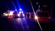 Şanlıurfa'da Polis Aracı ile Hafif Ticari Araç Çarpıştı; 2 Yaralı
