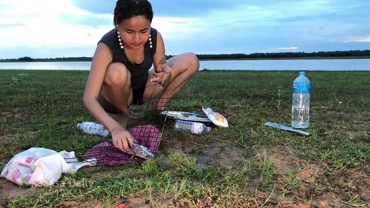 Awesome! Creative Girl Grill Fish Recipes How to grill fish Local fish BBQ