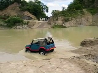 スズキ・ジムニーの凄すぎる耐久性を証明した映像に外国人も大興奮！！