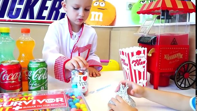 مضحك الأطفال يلعبون الطبيب اللعب الأسرة متعة اللعب التظاهر أطفال أغنية أغاني للأطفال