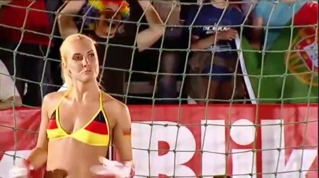 ركلات ترجيح حمااااااسية بالكيني بين بنات المانيا والبرتغال Bikini penalties Germany vs Portugal