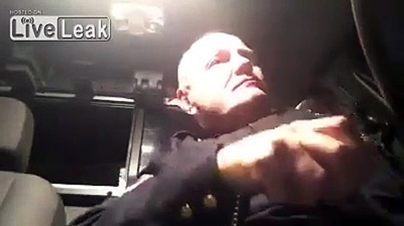 Dedicated Police Officer Signs Off For The Last Time After 35 Years