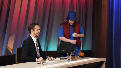 Der Beefträger bringt den Beef der Woche _ NEO MAGAZIN ROYALE mit Jan Böhmermann - ZDFneo-R-EhMa4Epyg