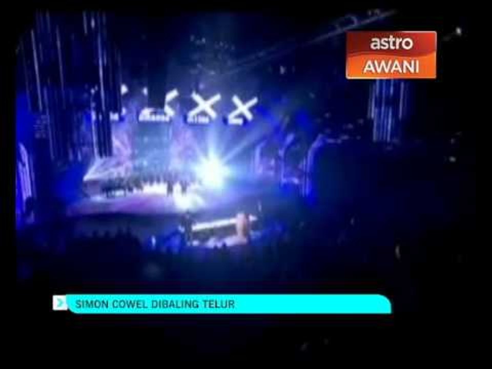 Simon Cowel dibaling telur