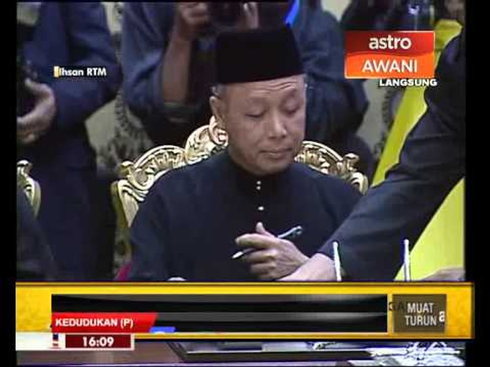 Najib angkat sumpah sebagai Perdana Menteri jam...