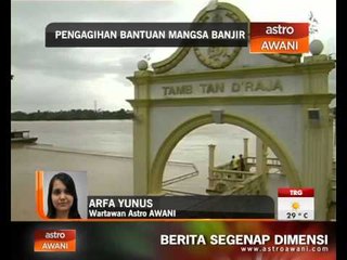 Pengagihan bantuan mangsa banjir