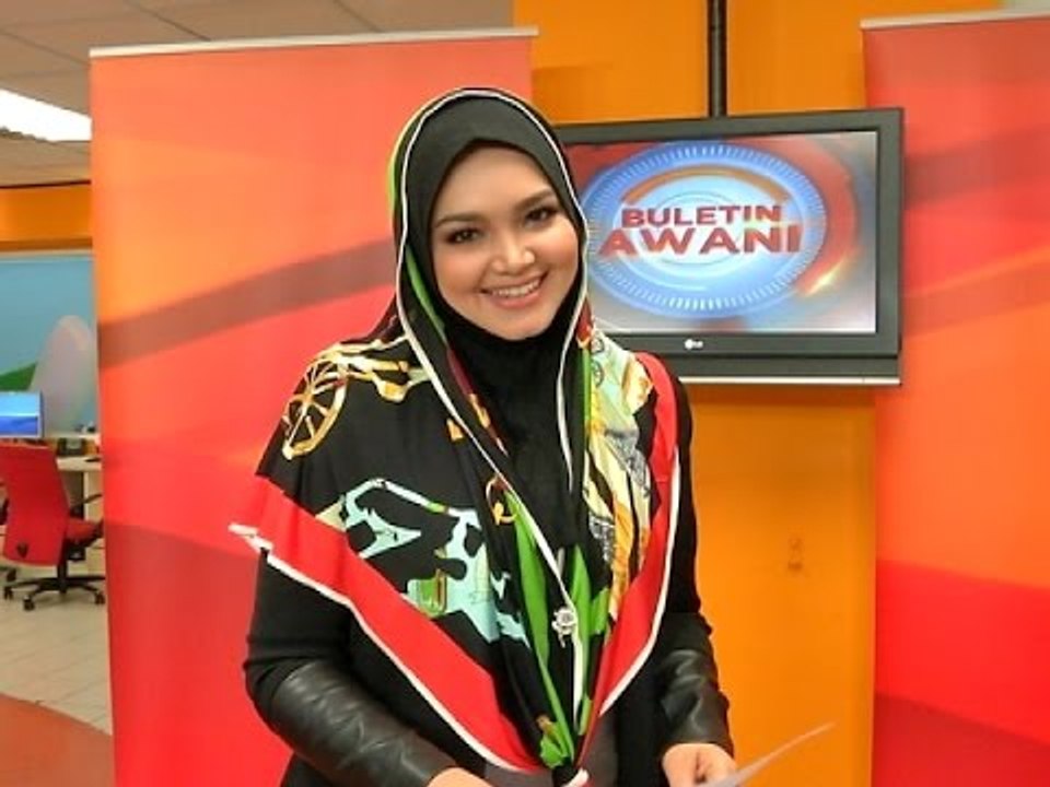 Aksi Datuk Siti Nurhaliza jadi pembaca berita Astro Awani