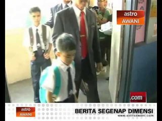 Empat beradik mula sesi persekolahan