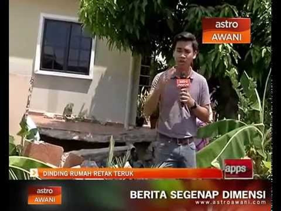 Dinding rumah retak teruk