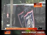 Bas JDT disembur cat di hadapan hotel