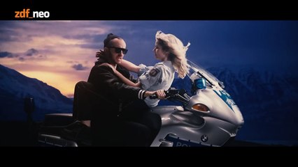 POL1Z1STENS0HN a.k.a. Jan Böhmermann - Ich hab Polizei (Official Video) _ NEO MAGAZIN ROYALE ZDFneo-PNjG22Gbo6U