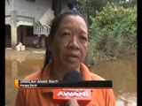 Penduduk bersihkan kediaman pasca banjir