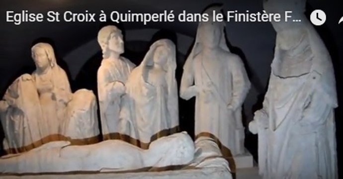 Eglise St Croix à Quimperlé dans le Finistère Filmée de nuit le 5 décembre 2017 . UNIQUE Eglise bretonne de plan circulaireronde. Du 11ème siècle, ce serait l'imitation d'une église à Jérusalem