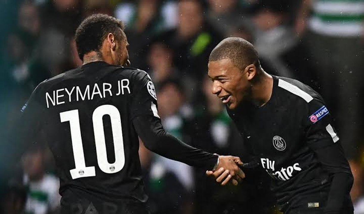 DE_PARIS_A_MUNICH_with_Neymar_Jr,_Kylian_Mbappé,_Edinson_Cavani