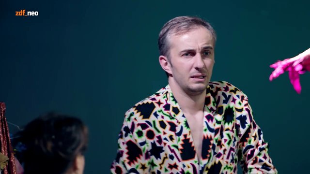 ZDF Fernsehtheater mit Eva Löbau _ NEO MAGAZIN ROYALE mit Jan Böhmermann - ZDFneo-07D4xAwSOOc