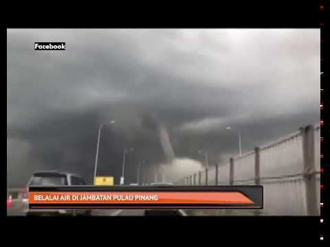 Belalai air di jambatan Pulau Pinang