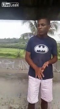 THIEF PUNISHED BY DEALERS SHOT IN THE HAND