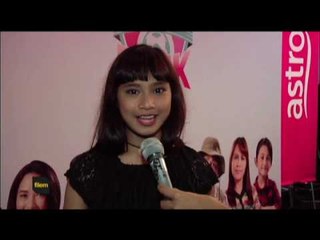 Kasut Bola Pink di Astro First