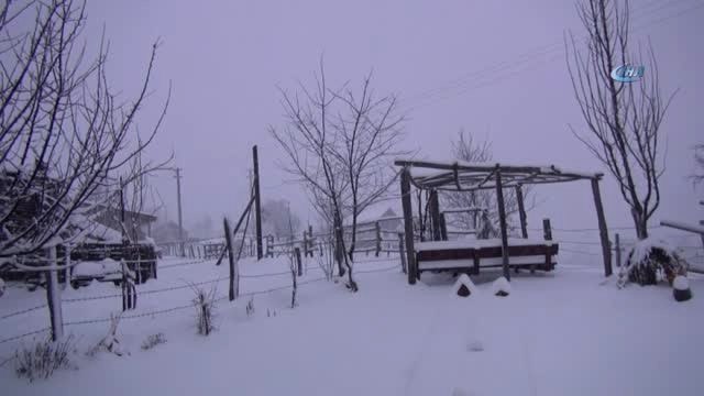 Dikmen Yaylası'nda Kar Kalınlığı 35 Santimetreye Ulaştı