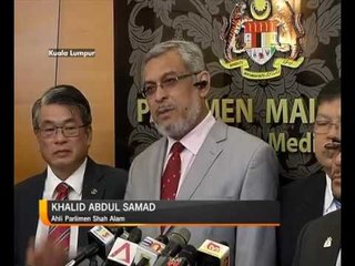 Khalid Samad diserang di luar Parlimen