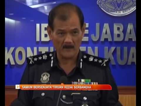 Samun bersenjata tiruan kedai serbaneka