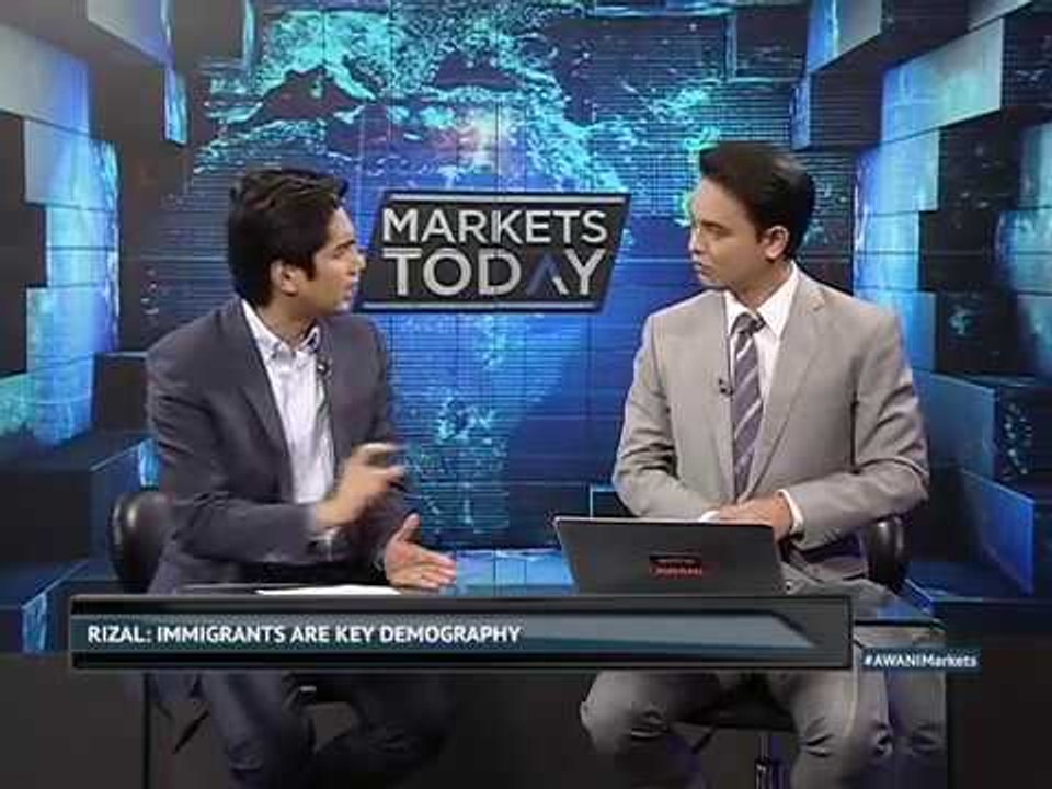 Businesses optimistic, consumers pessimistic