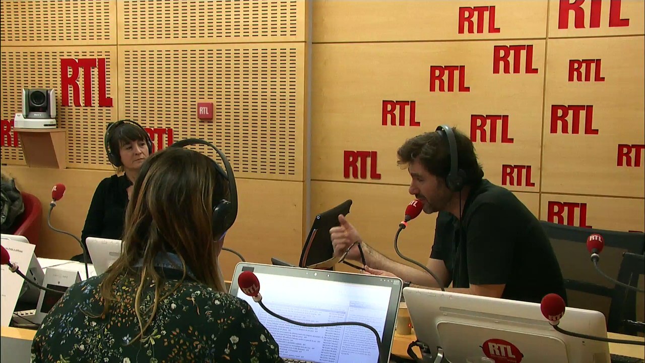 "Johnny Hallyday était très paternel", se rappelle Natasha St-Pier sur RTL