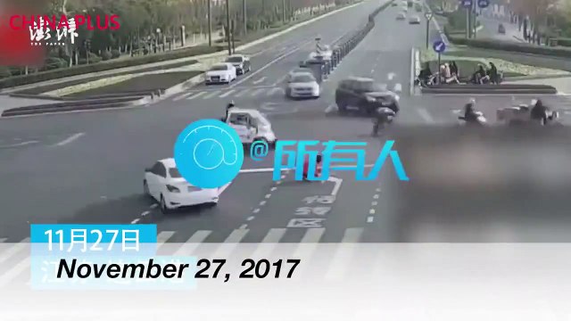 Il peint une flèche au sol pour s’éviter les embouteillages