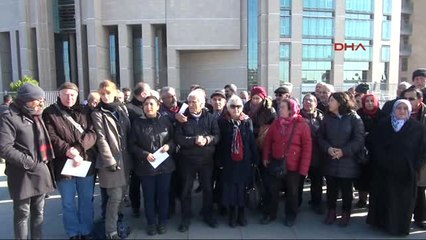 Hdp'lilerden Adliye Önünde Figen Yüksedağ'a Destek Açıklaması