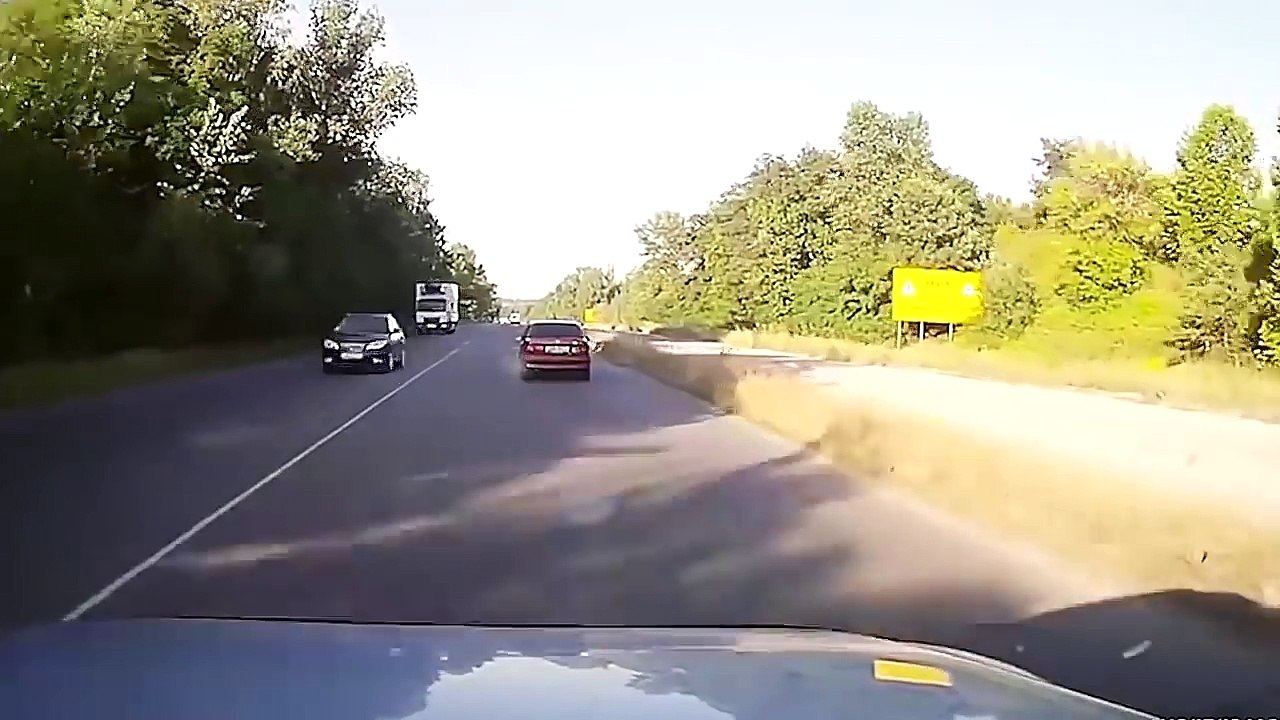 Extreme Insane and Crazy Car Crash Compilation with Road Rage 542