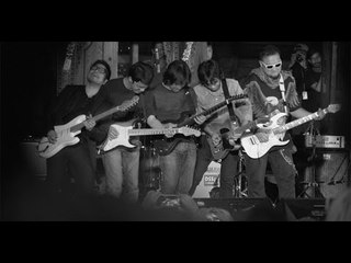 Six Strings - The Magnificent Guitar Heroes