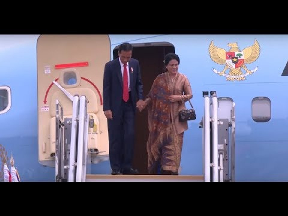 Jokowi arrives at Clark Air Base ahead of ASEAN meetings