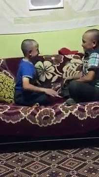 Komik çocuklar tokat yarısı mutlaka izle pes etmek