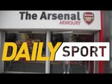 #DailySport Fem Fel Slags off Arsenal Outside The Emirates In a Arsenal Shirt [GRM Daily]