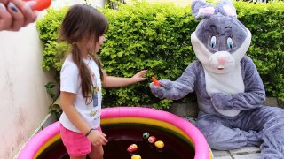 FIZEMOS UMA PISCINA DE CHOCOLATE COM O COELHO DA PASCOA