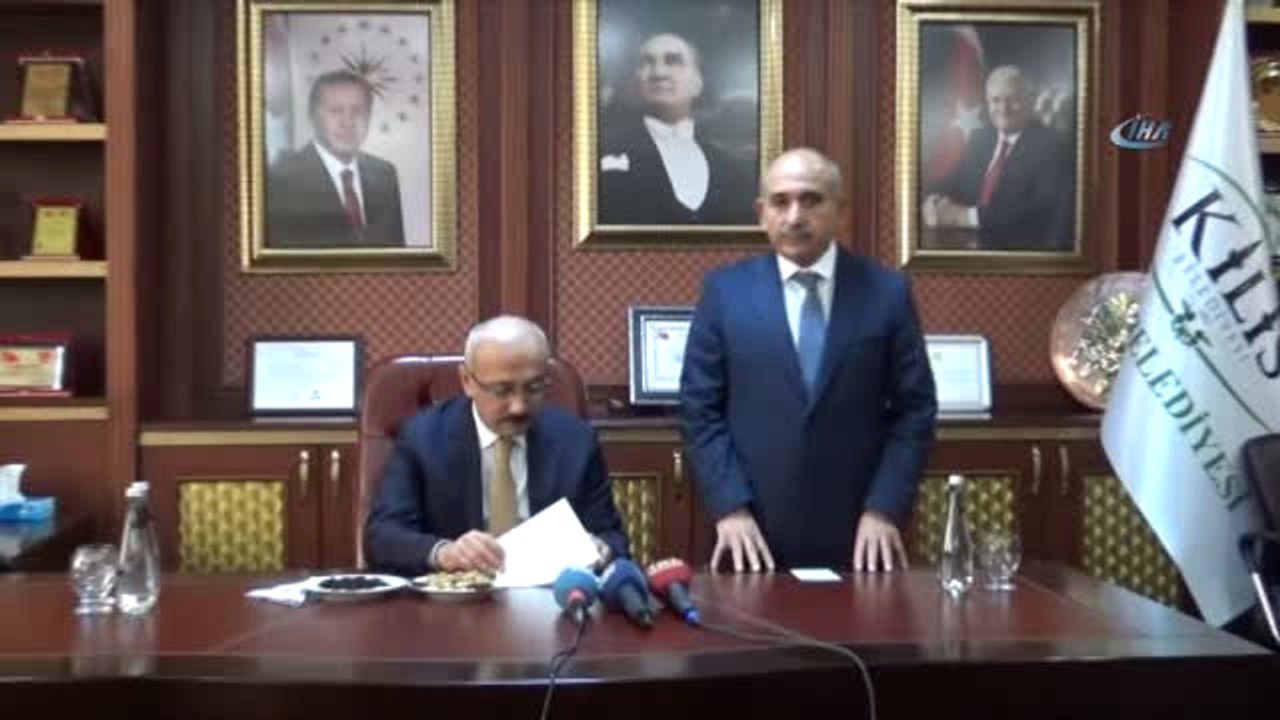 Kalkınma Bakanı Elvan, Zeytinyağı Çarşısını Açtı