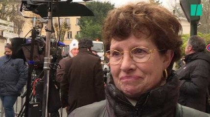 Mort de Johnny : "J'ai le coeur brisé", on a rencontré des fans rassemblés devant chez lui