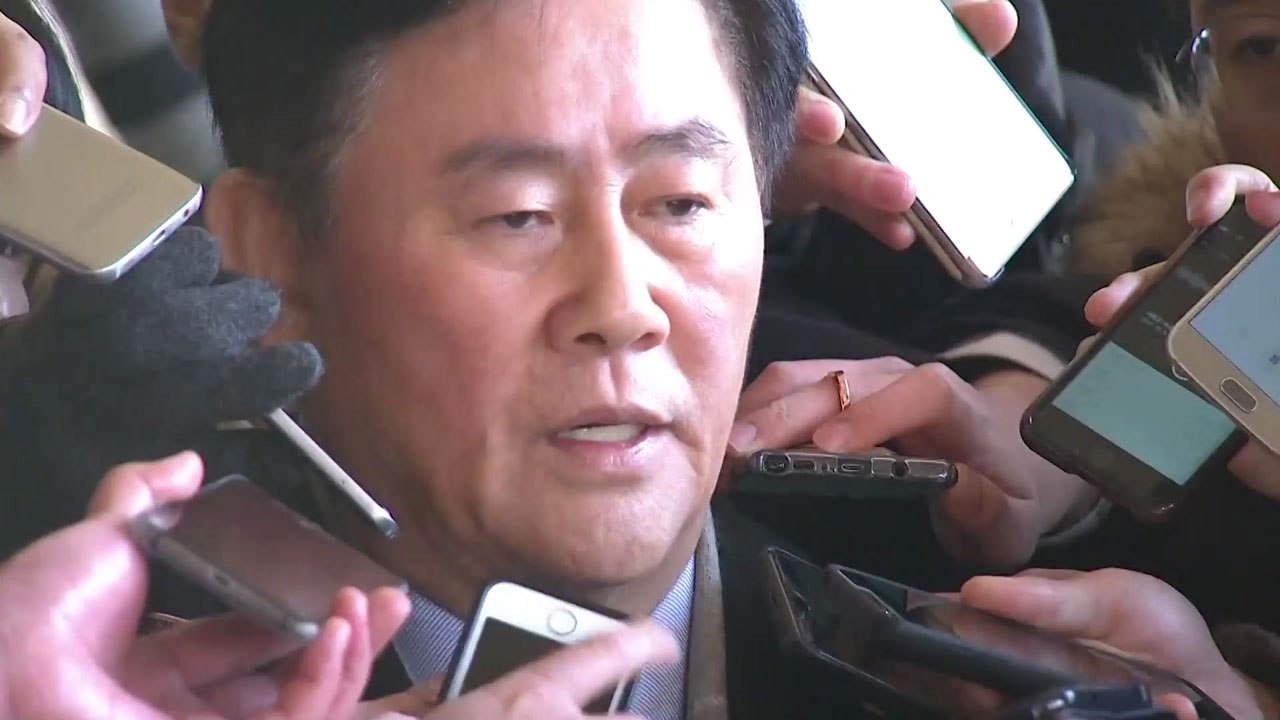 '국정원 뇌물 의혹' 최경환 검찰 출석 / YTN