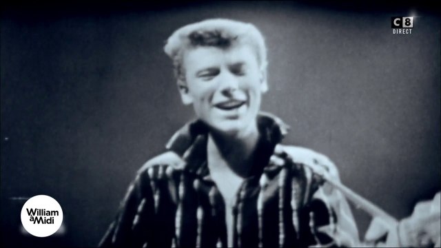 Le parcours de l'idole des jeunes Johnyy Hallyday retracé par Julia Molkhou