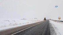 Van'da Kar Yağışı ve Sis Sürücülere Zor Anlar Yaşattı
